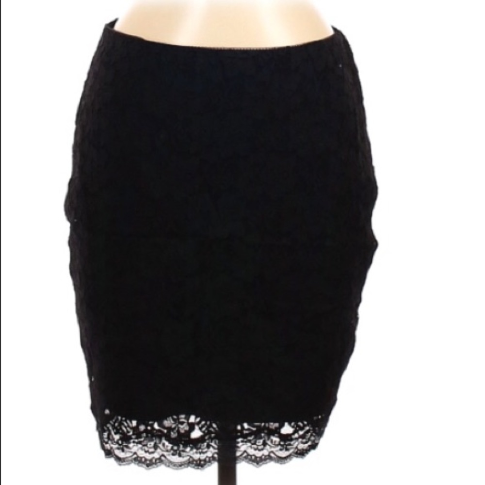 Express Lace Mini skirt